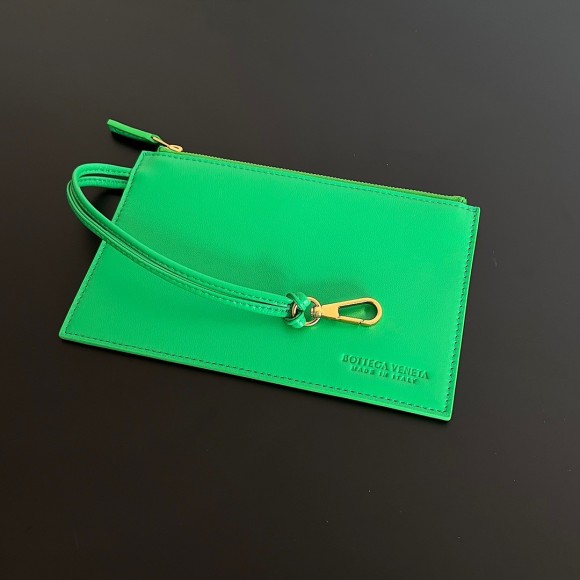 Bo*te*ga ve*ne*ta cabat mini bag in green intrecciato lambskin