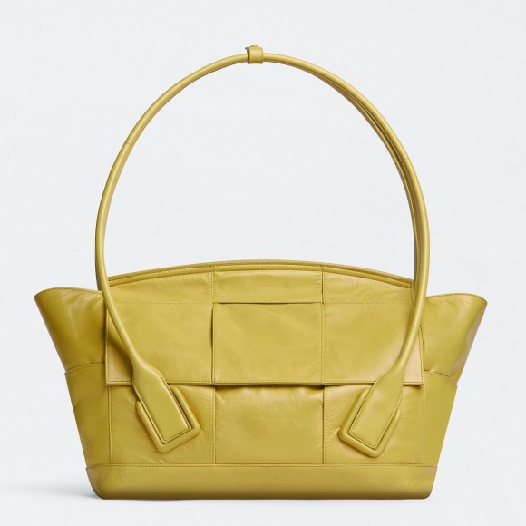 Bo*te*ga ve*ne*ta arco medium bag in yellow intrecciato leather