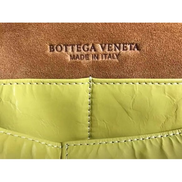 Bo*te*ga ve*ne*ta arco medium bag in yellow intrecciato leather