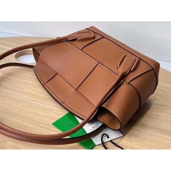 Bo*te*ga ve*ne*ta arco small bag in caramel intrecciato calfskin