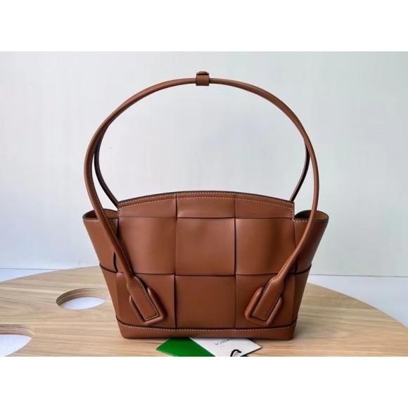 Bo*te*ga ve*ne*ta arco small bag in caramel intrecciato calfskin