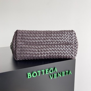 Bottega Veneta Cabat Medium Bag In Fondant Intrecciato Lambskin Bottega Veneta Cabat Medium Bag In Fondant Intrecciato Lambskin