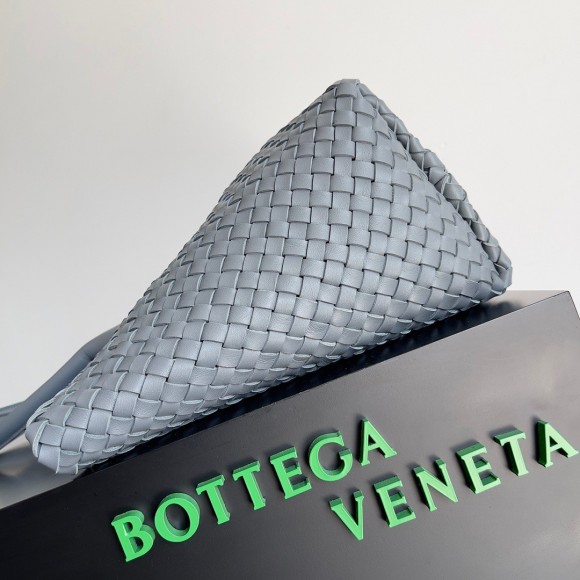 Bo*te*ga ve*ne*ta cabat large bag in thunder intrecciato lambskin