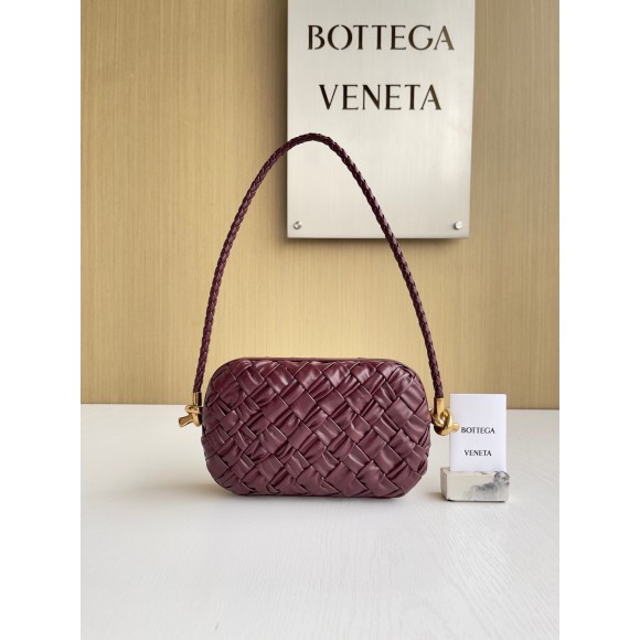 Bo*te*ga ve*ne*ta knot minaudiere on strap in barolo foulard intreccio