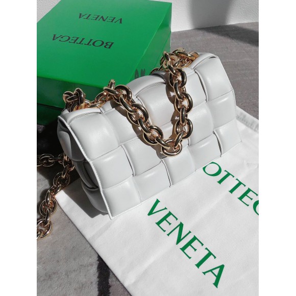 Bo*te*ga ve*ne*ta chain cassette bag in white intrecciato lambskin