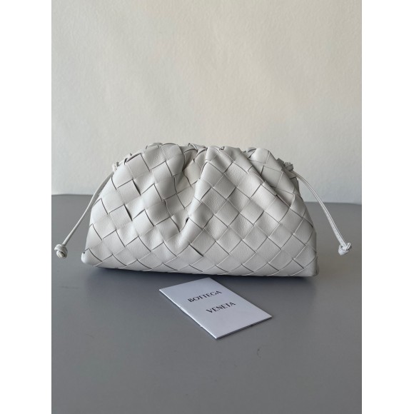 Bo*te*ga ve*ne*ta mini pouch with strap in white intrecciato lambskin