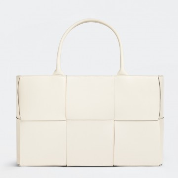 Bottega Veneta Arco Medium Tote In White Intrecciato Lambskin