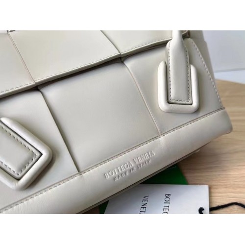 Bottega Veneta Arco Small Bag In White Intrecciato Calfskin