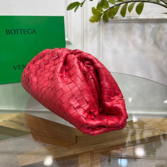 Bo*te*ga ve*ne*ta large pouch clutch bag in red intrecciato lambskin