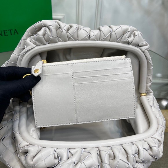 Bo*te*ga ve*ne*ta large pouch clutch bag in white intrecciato lambskin