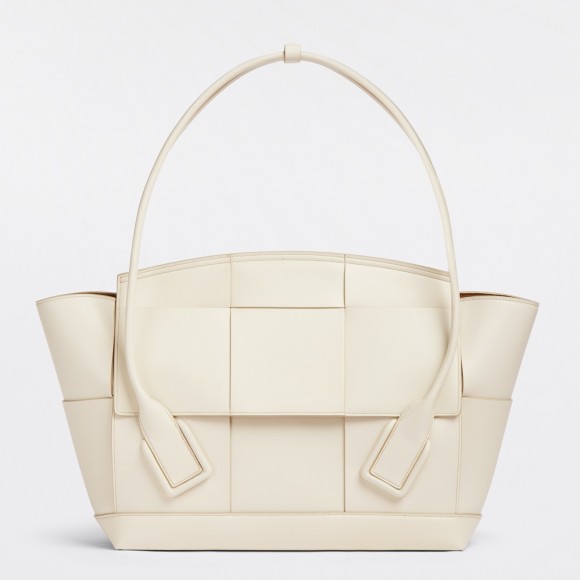 Bo*te*ga ve*ne*ta arco medium bag in white intrecciato calfskin