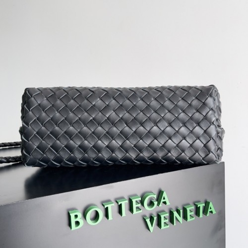 Bottega Veneta Medium Andiamo Bag In Black Intrecciato Lambskin