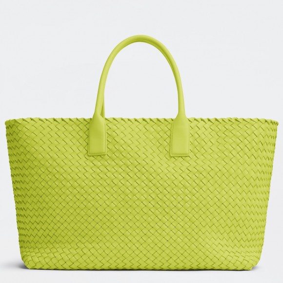 Bo*te*ga ve*ne*ta cabat large bag in acid kiwi intrecciato lambskin