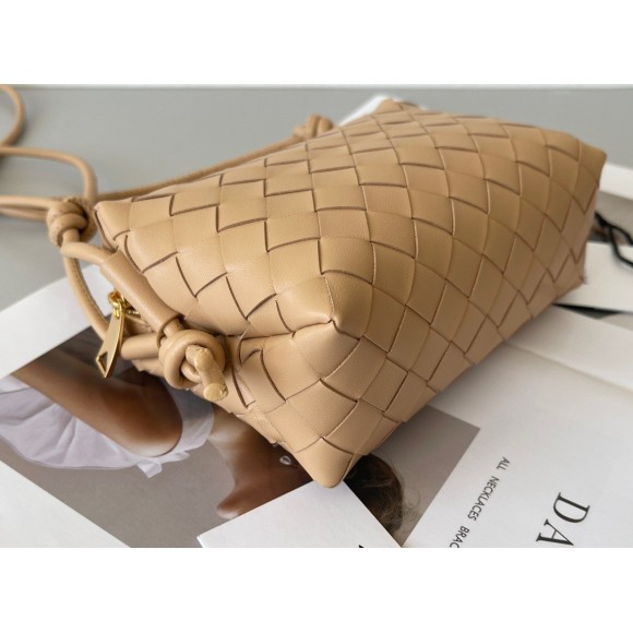 Bo*te*ga ve*ne*ta loop mini bag in almond intrecciato lambskin