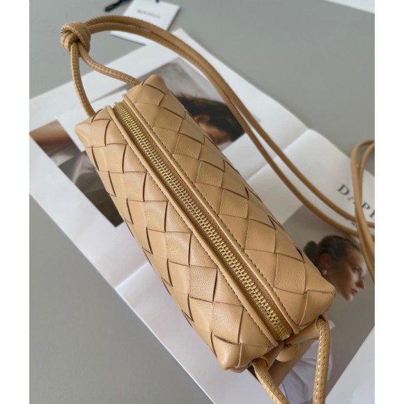 Bo*te*ga ve*ne*ta loop mini bag in almond intrecciato lambskin