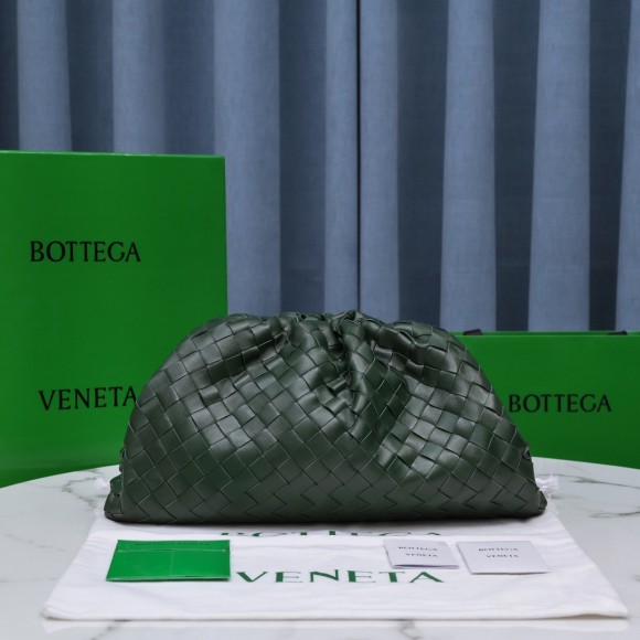 Bo*te*ga ve*ne*ta large pouch clutch bag in raintree intrecciato lambskin