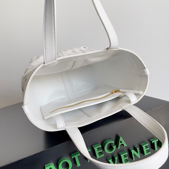 Bo*te*ga ve*ne*ta small flip flap bag in white intrecciato lambskin