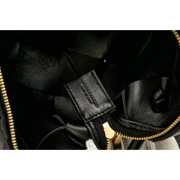 Bo*te*ga ve*ne*ta small cassette camera bag in black lambskin