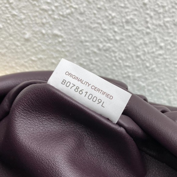 Bo*te*ga ve*ne*ta the pouch belt bag in grape lambskin