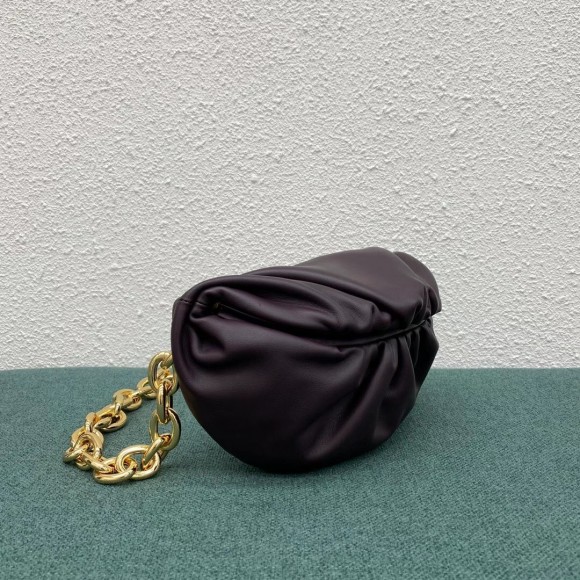 Bo*te*ga ve*ne*ta the pouch belt bag in grape lambskin