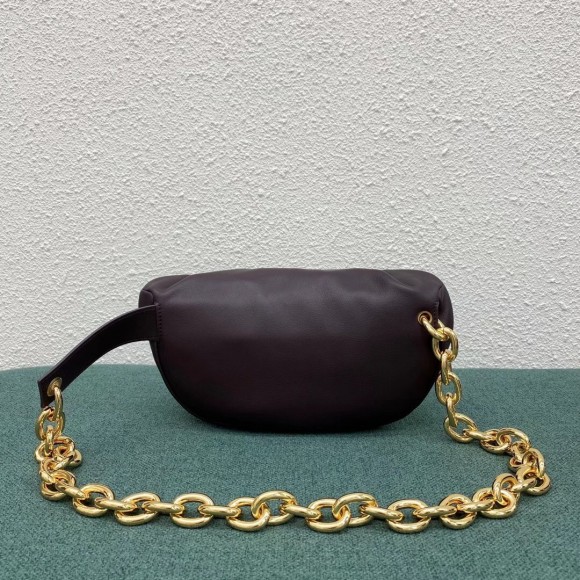 Bo*te*ga ve*ne*ta the pouch belt bag in grape lambskin