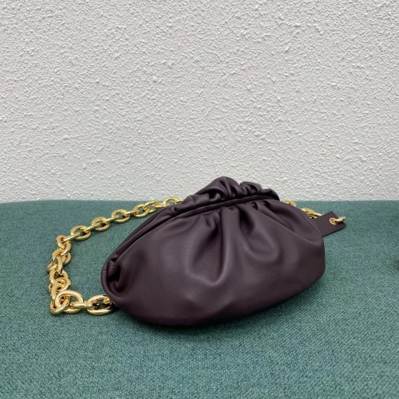 Bo*te*ga ve*ne*ta the pouch belt bag in grape lambskin