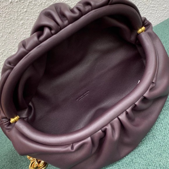 Bo*te*ga ve*ne*ta the pouch belt bag in grape lambskin