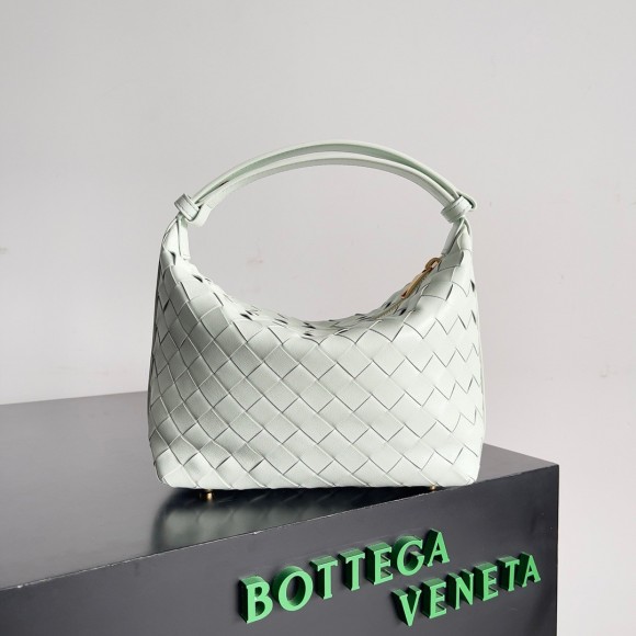 Bo*te*ga ve*ne*ta mini wallace bag in glacier intrecciato calfskin