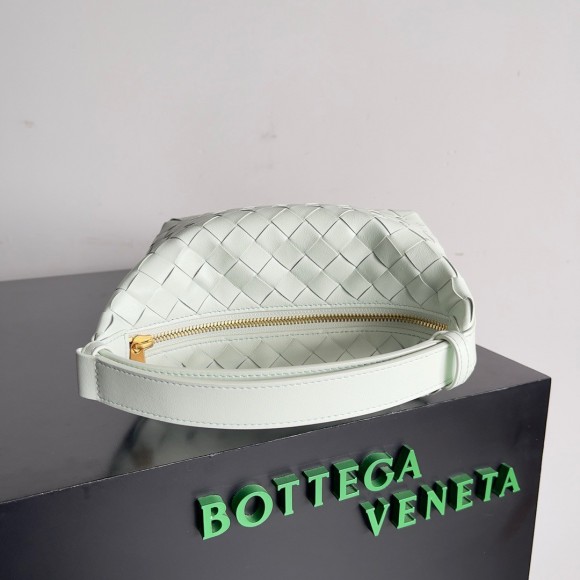 Bo*te*ga ve*ne*ta mini wallace bag in glacier intrecciato calfskin