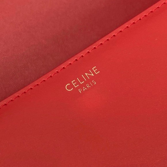 Ce**e triomphe medium bag in red smooth calfskin