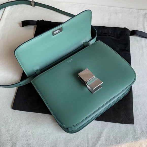 Ce**e classic box medium bag in celadon box calfskin