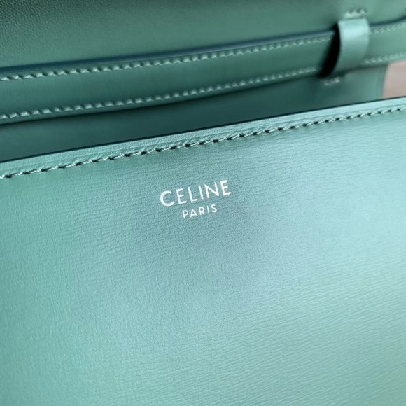 Ce**e classic box medium bag in celadon box calfskin