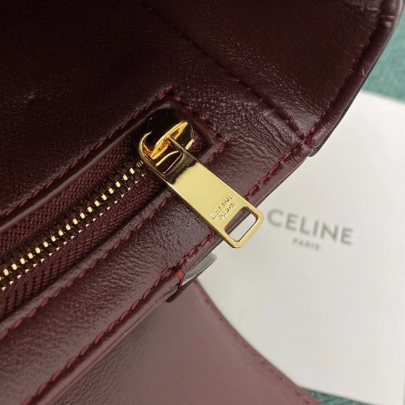 Ce**e triomphe large bag in bordeaux calfskin