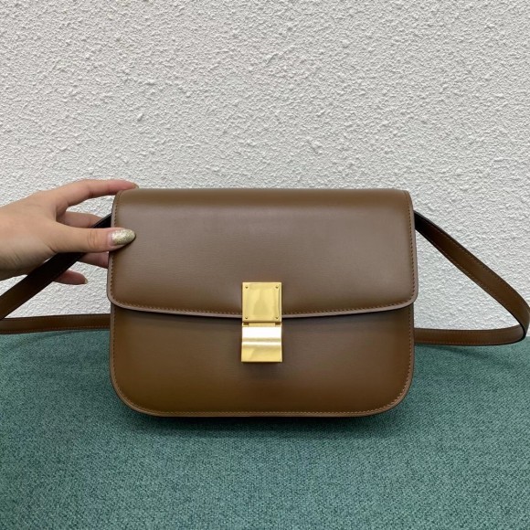 Ce**e classic box medium bag in camel box calfskin