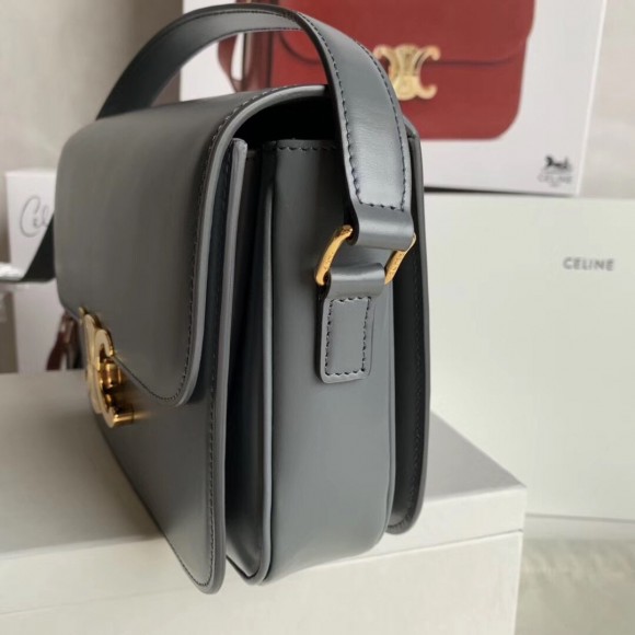 Ce**e triomphe medium bag in grey smooth calfskin