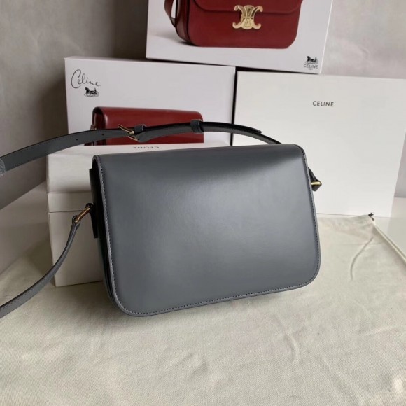 Ce**e triomphe medium bag in grey smooth calfskin