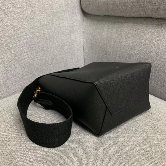 Ce**e sangle small bucket bag in black calfskin