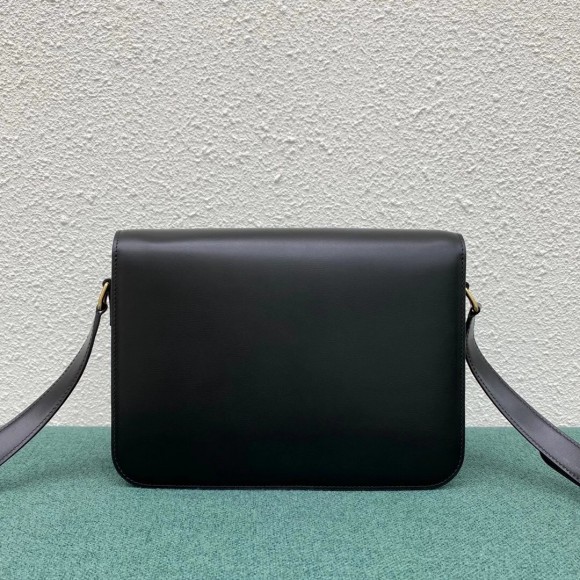 Ce**e triomphe large bag in black calfskin