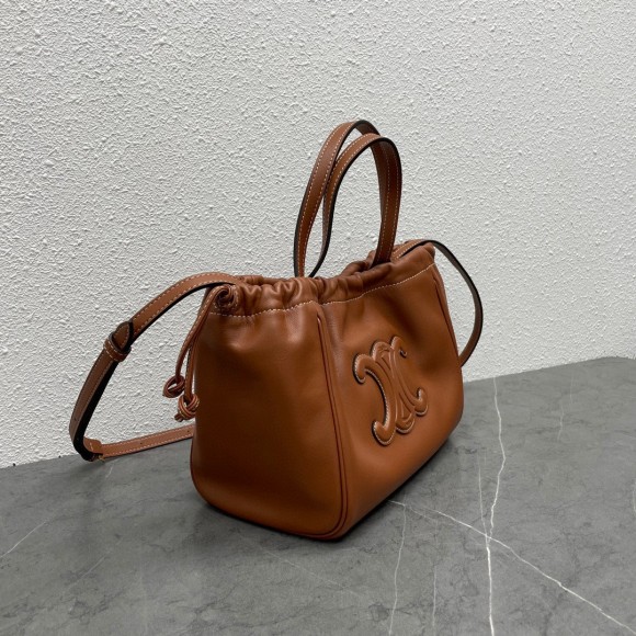 Ce**e small cabas drawstring cuir triomphe bag in brown calfskin