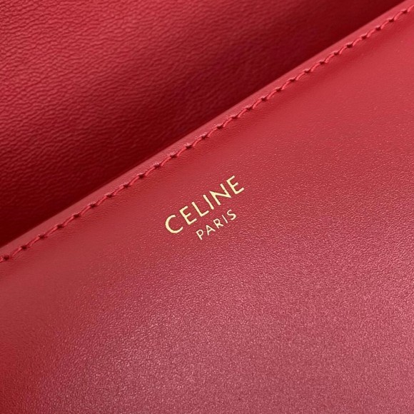 Ce**e triomphe large bag in red calfskin