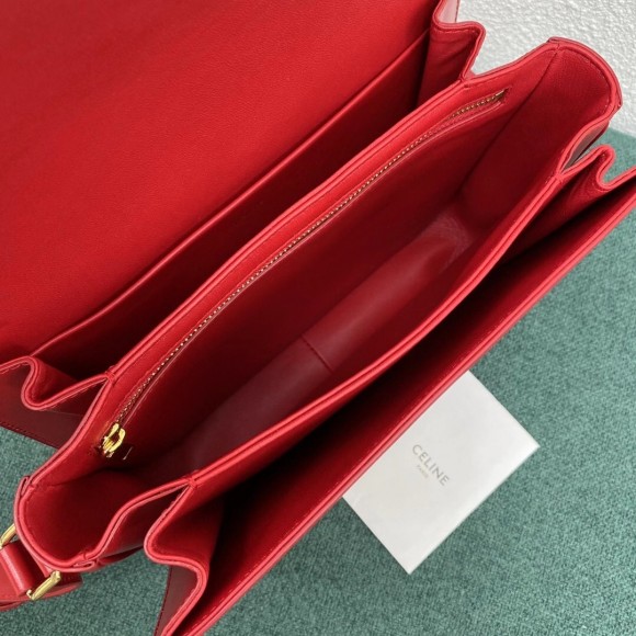 Ce**e triomphe large bag in red calfskin