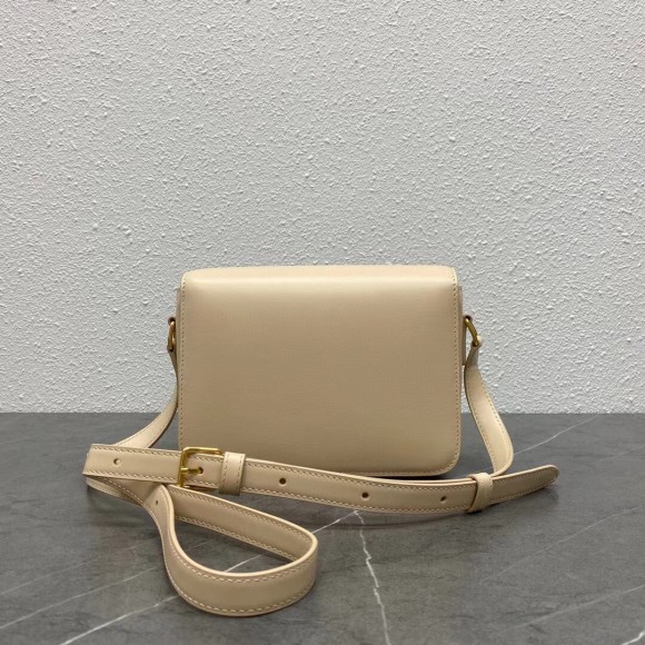 Ce**e triomphe teen bag in nude leather