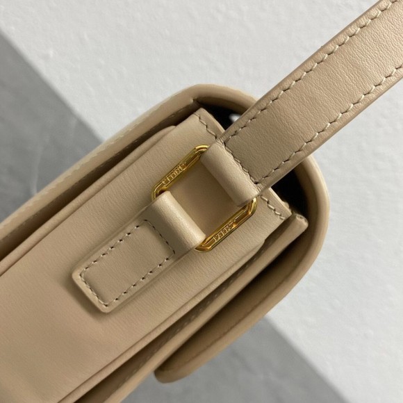 Ce**e triomphe teen bag in nude leather