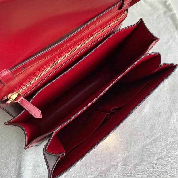 Ce**e classic box medium bag in red box calfskin