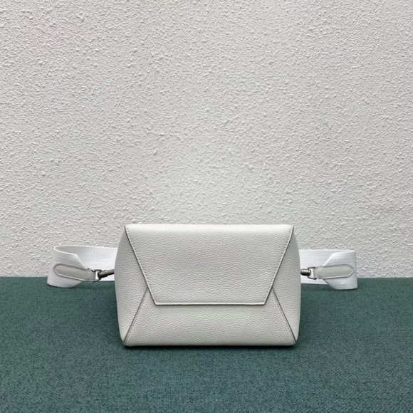 Ce**e sangle small bucket bag in white calfskin