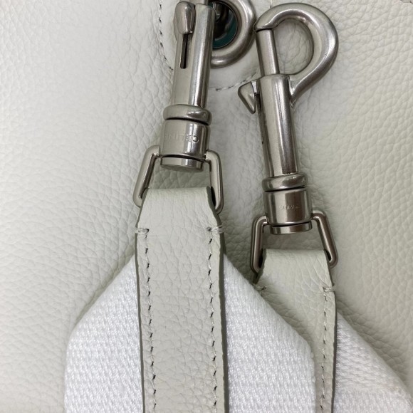 Ce**e sangle small bucket bag in white calfskin