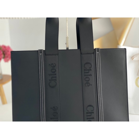 Chloe Woody Large Tote Bag In Black Calfskin