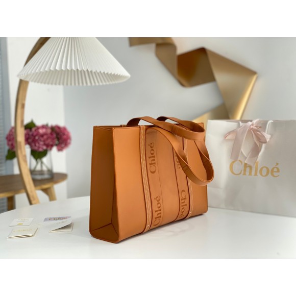 Chloe Woody Large Tote Bag In Brown Calfskin