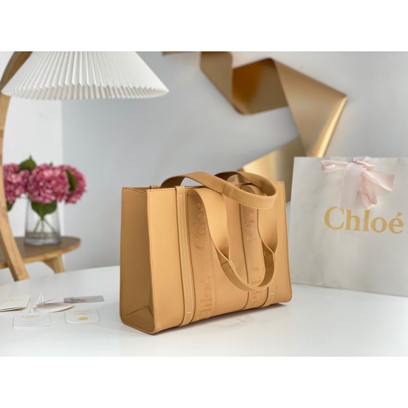 Chloe Woody Medium Tote Bag In Beige Calfskin