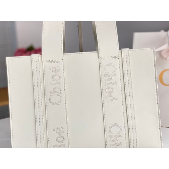 Chloe Woody Medium Tote Bag In White Calfskin